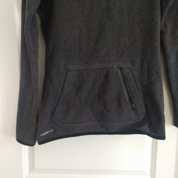 Nike Pullover - Picture 2 of 5